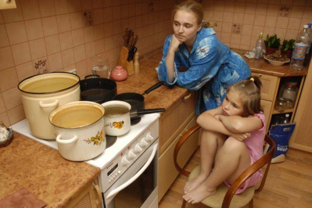 Что делать, если отключили горячую воду